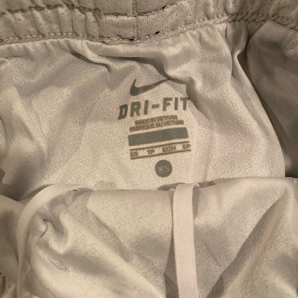 Nike Running Shorts - Picture 5 of 6